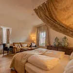 Romantik Walhalla Hotel 4*