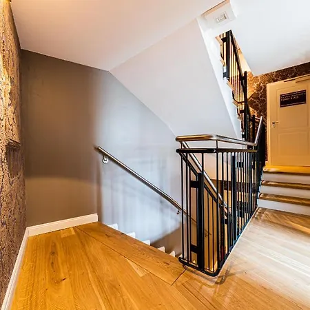 Romantik Walhalla فندق 4*