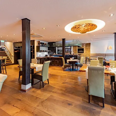 Romantik Walhalla فندق أوسنابروك