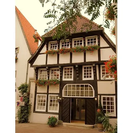 Romantik Walhalla فندق أوسنابروك